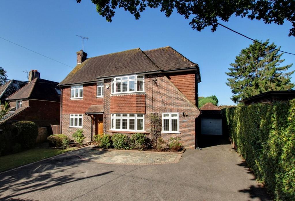 Fox Hill, Haywards Heath, RH16 4 bed detached house for sale £750,000