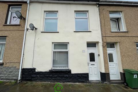 3 bedroom terraced house to rent, Victoria Street (A7), Mountain Ash