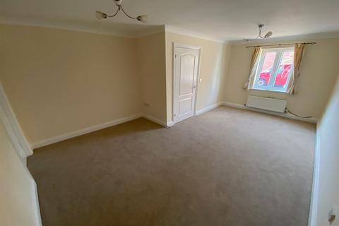 3 bedroom terraced house to rent, Hardy Avenue, Petersfield, GU31