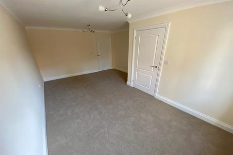 3 bedroom terraced house to rent, Hardy Avenue, Petersfield, GU31