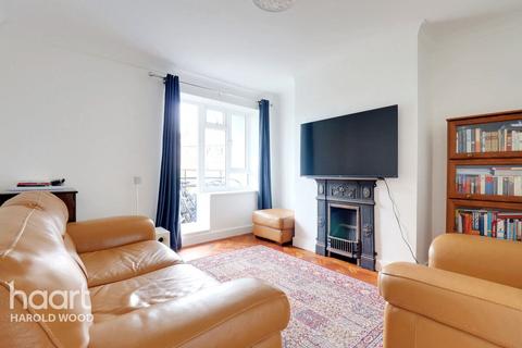 4, Southall House Kingsbridge Circus, Romford, RM3 8LU