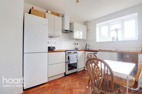 4, Southall House Kingsbridge Circus, Romford, RM3 8LU