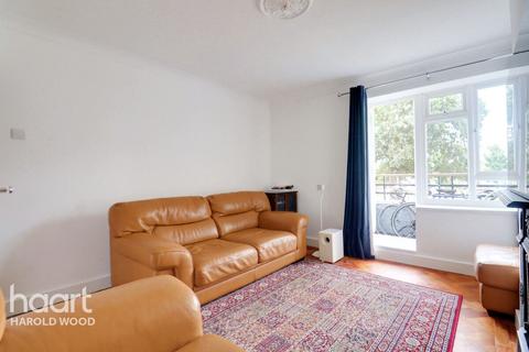 4, Southall House Kingsbridge Circus, Romford, RM3 8LU