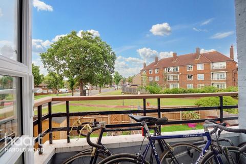 4, Southall House Kingsbridge Circus, Romford, RM3 8LU