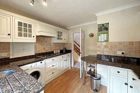 4 bedroom detached house for sale - Chantry Heath Crescent, Knowle, B93
