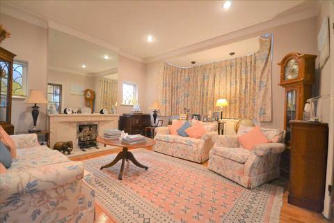 17 Amery Road, Harrow, HA1 3UH