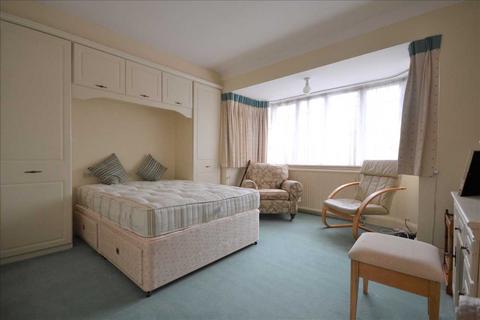 17 Amery Road, Harrow, HA1 3UH