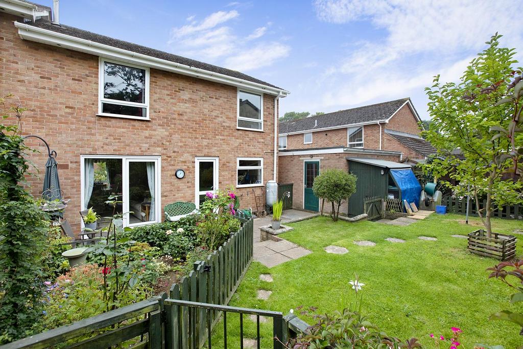 Kingsdown Close, Dawlish, EX7 3 bed semidetached house £340,000