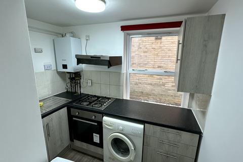 Studio to rent, Eastern Road, Romford RM1