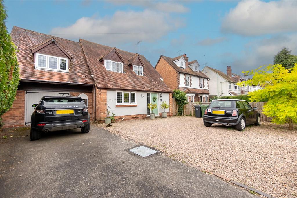Southall Avenue, Worcester, Worcestershire, WR3 6 bed detached house