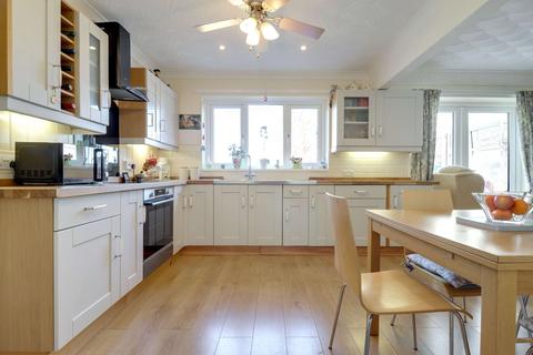 40 Wrights Lane, Cridling Stubbs, Knottingley, WF11 0AS