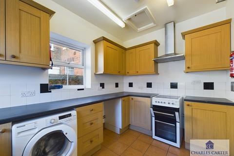 6 bedroom terraced house to rent, *Company Let- Bromyard Road, St Johns, Worcester