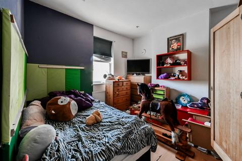 3 bedroom flat for sale, HORNSEY PARK ROAD, Hornsey, London, N8