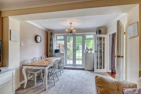 105 Lode Lane, Solihull, B91 2HH