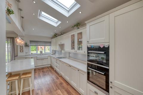 105 Lode Lane, Solihull, B91 2HH