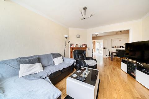 6 Waverley Close, Hayes, UB3 4AJ