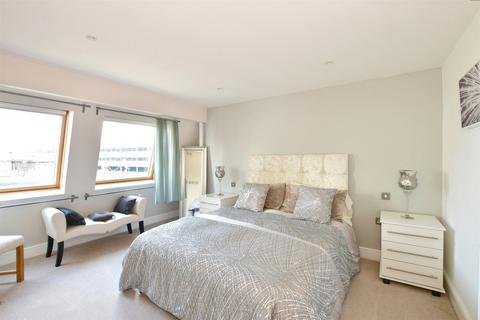 2 bedroom ground floor maisonette for sale - Boltro Road, Haywards Heath, West Sussex