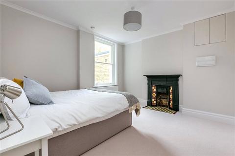 undefined, Fulham Palace Road, Fulham, London