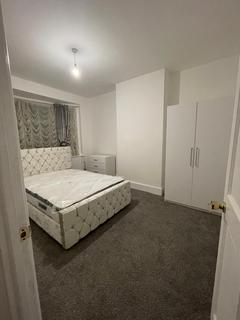 1 bedroom in a house share to rent, Portland Avenue,  Southend-on-Sea, SS1