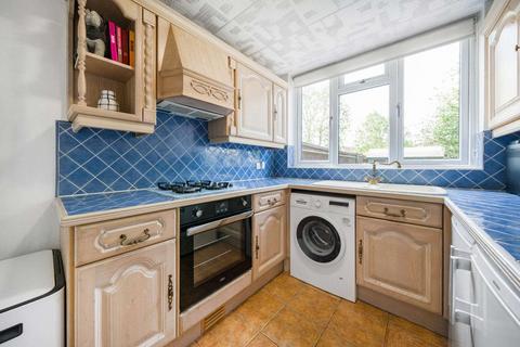 15 Bisley Close, Worcester Park, KT4 8PN