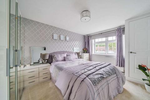 298 Gander Green Lane, Cheam, Sutton, SM3 9QZ