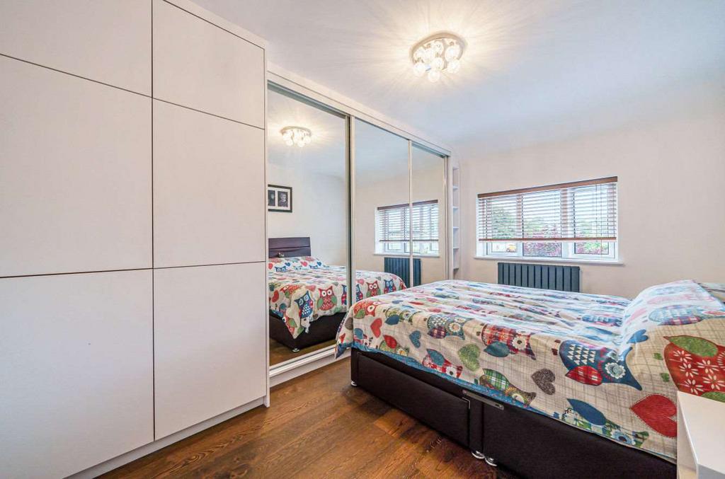 Bedroom 1 (Double)