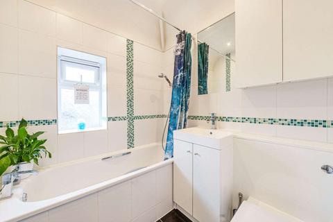116 Gander Green Lane, Sutton, SM1 2HH