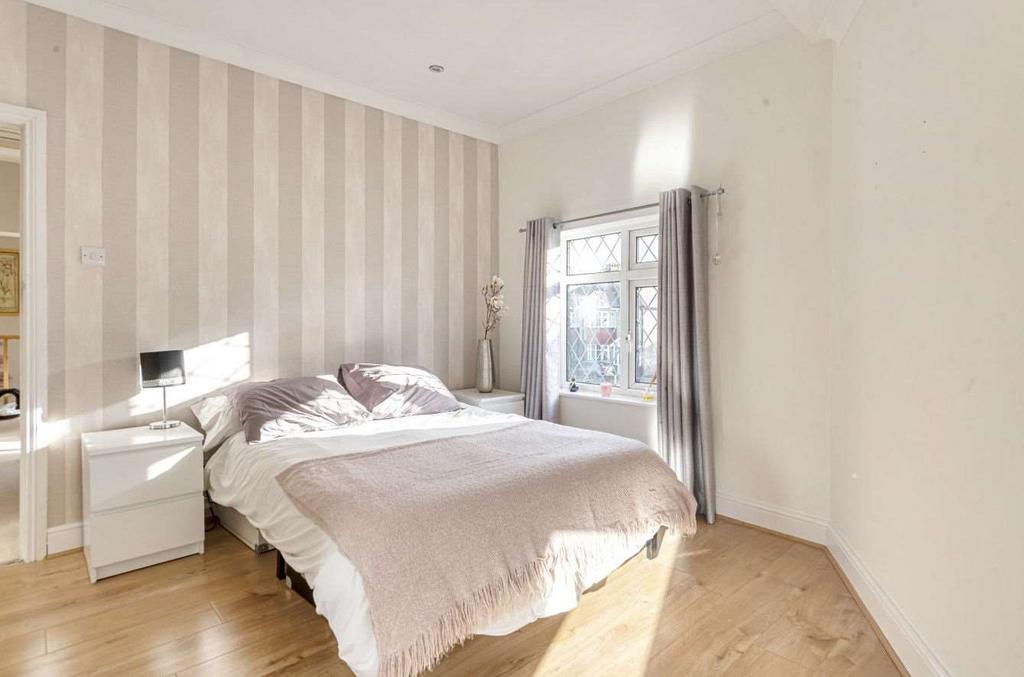 Bedroom 1 (Double)