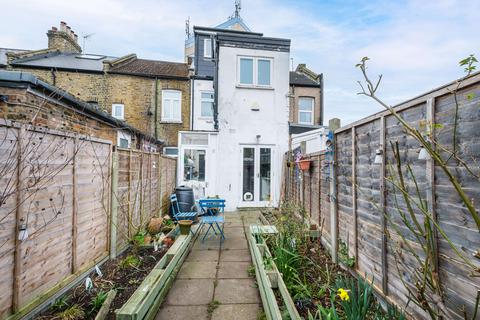 9 Forest Side, London, E7 0JB