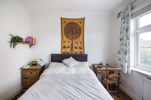 9 Forest Side, London, E7 0JB