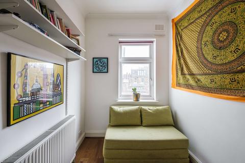 9 Forest Side, London, E7 0JB