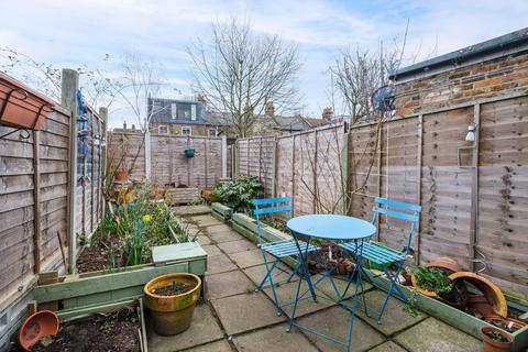 9 Forest Side, London, E7 0JB