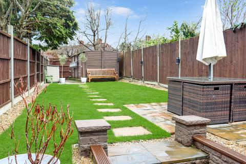 7 Chelford Road, Bromley, BR1 5QT