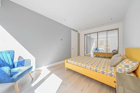 3 bedroom apartment to rent, Harrow Road,  North Kensington,  W10