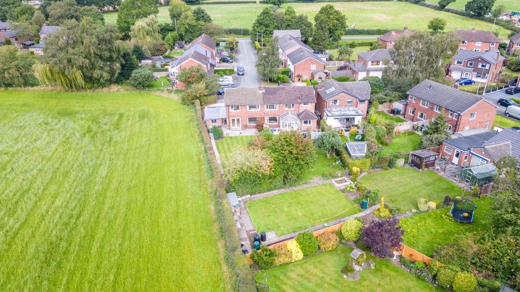 Birchwood Drive Lower Peover, Knutsford 3 bed semidetached house for