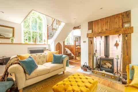 Chapel House The Green, East Knoyle, Salisbury, SP3 6BN