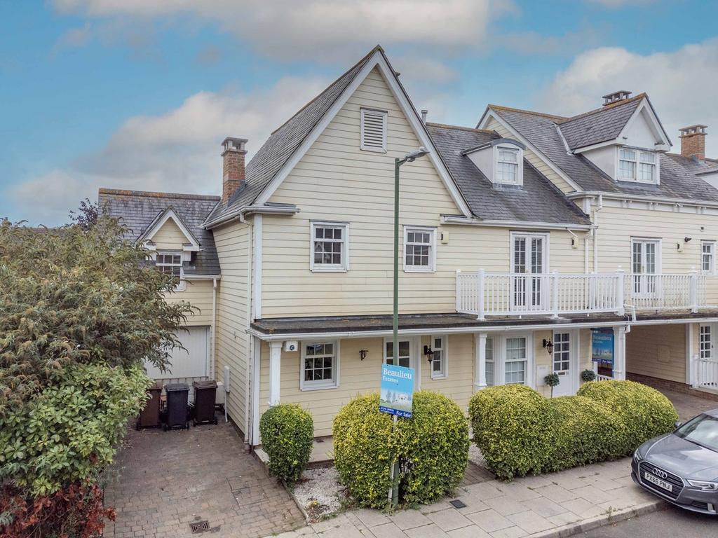 Burnell Gate, Chelmsford CM1 3 bed semidetached house for sale £475,000