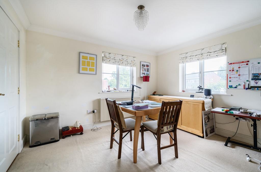 Hursley Road, Chandler's Ford, Eastleigh, Hampshire, SO53 2 bed