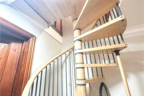 2 Aspley Road, London, SW18 2DB