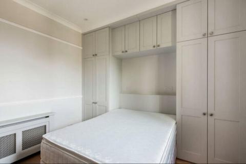 2 Aspley Road, London, SW18 2DB