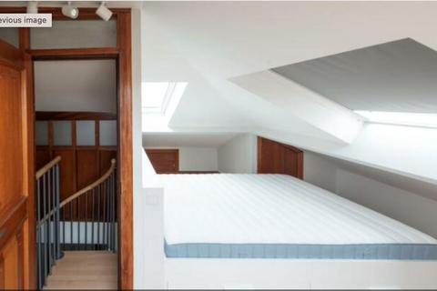 2 Aspley Road, London, SW18 2DB