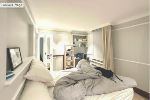 2 Aspley Road, London, SW18 2DB
