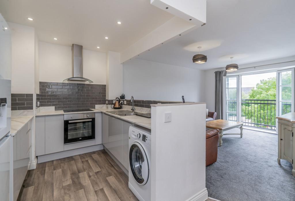 Kitchen &amp; Living Area
