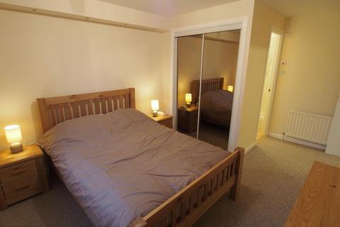 2 bedroom flat to rent, Fonthill Avenue, Aberdeen, AB11