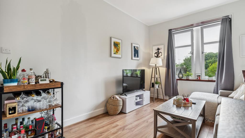Ettrick Place, Flat 2/1, Shawlands, Glasgow, G43 1UB 1 bed flat £109,000
