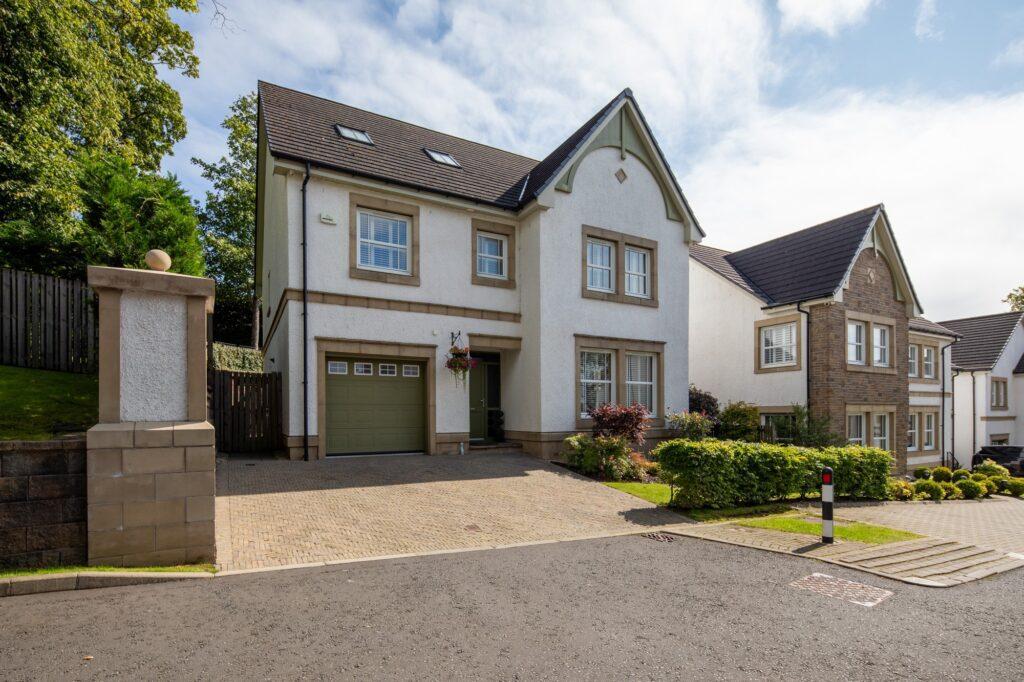 Boclair Brae, Bearsden 5 bed detached villa for sale £770,000