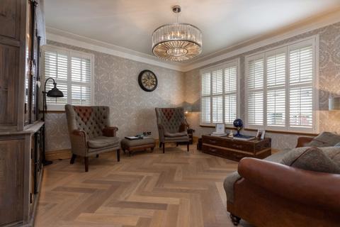 1 Boclair Brae, Bearsden, Glasgow, G61 2BF