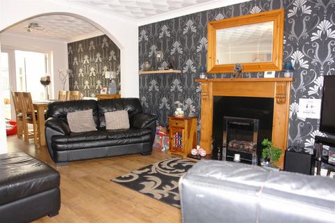 27 Birchwood, Chadderton, Oldham, OL9 9UH