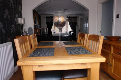 27 Birchwood, Chadderton, Oldham, OL9 9UH
