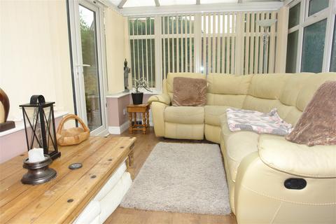 27 Birchwood, Chadderton, Oldham, OL9 9UH